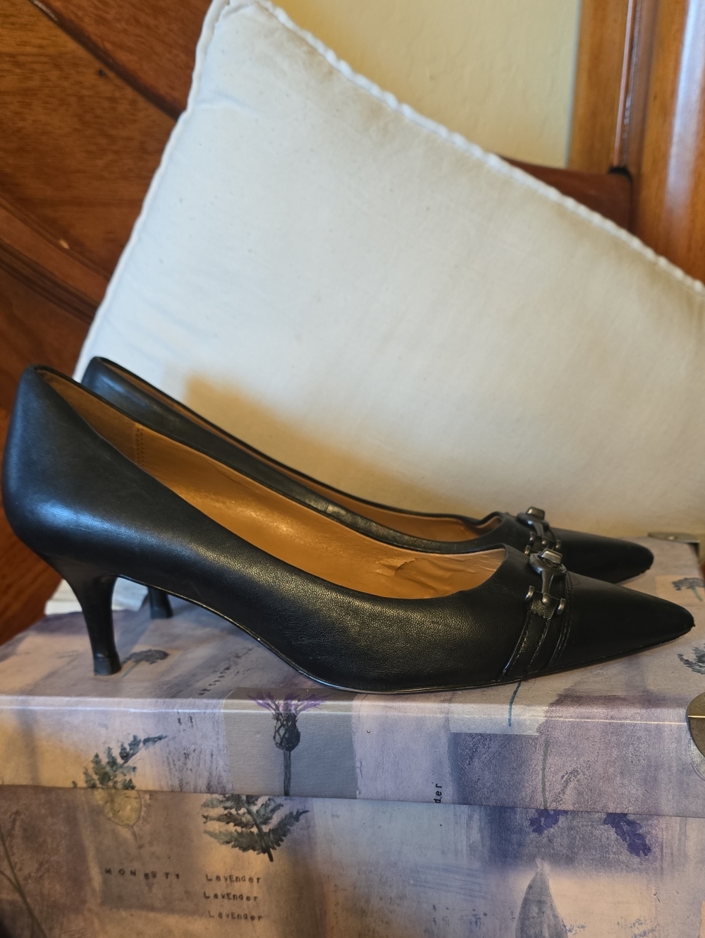 Lauri black leather pointed-toe pump Turnlock EUR 40